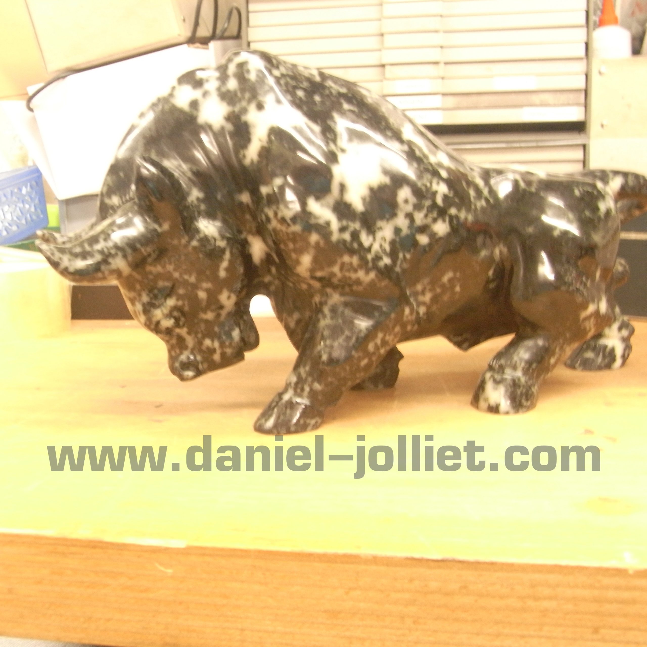 Taureau en Jade noire